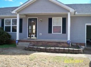 425 Sideline Dr, Oak Grove, KY 42262