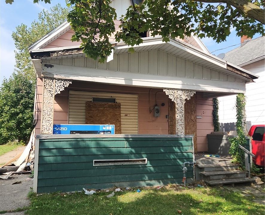 1st image of 84 Deshler St