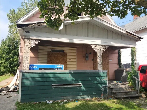 84 Deshler St, Buffalo, NY 14212