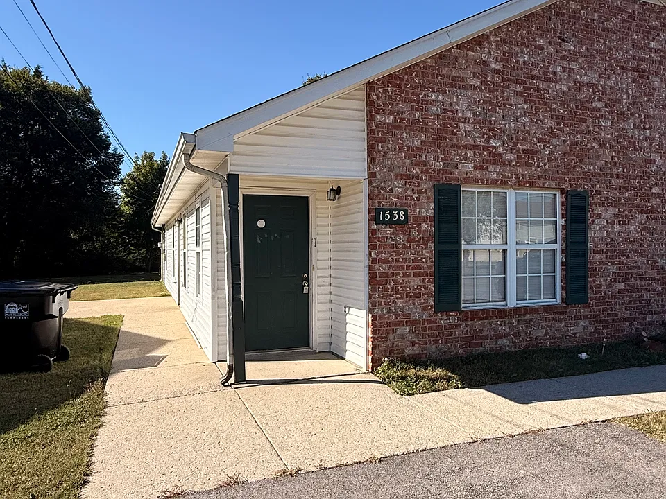 1538 Chariot Dr