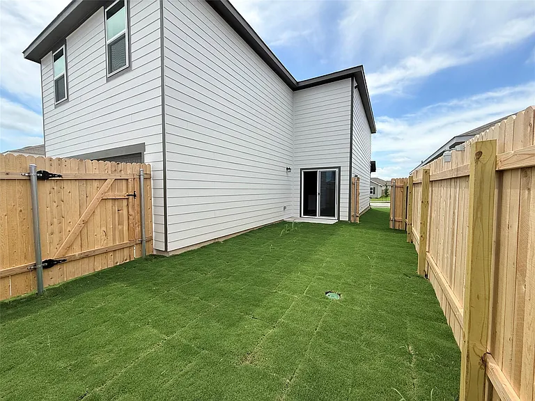 520 McFadin Way S — Photo 14