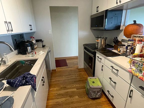 4th image of 4180 N Marine Dr #418-1305