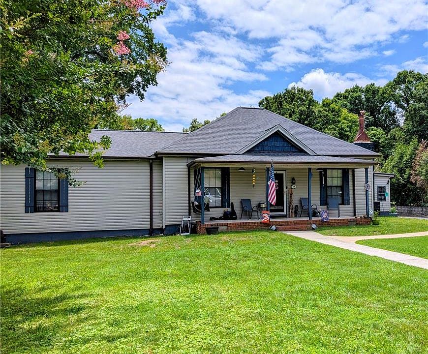 1st image of 912 Overlook Ave