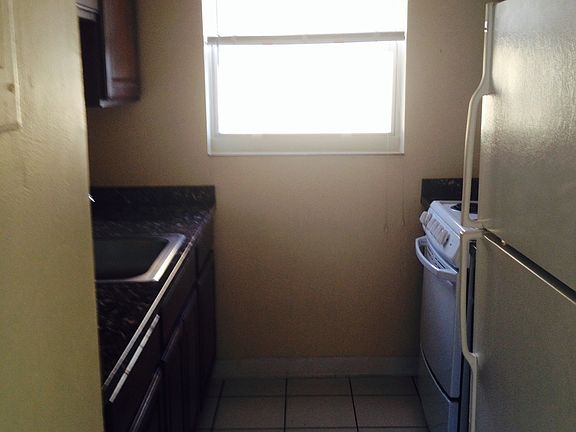 4th image of 745 NE 15th Ave APT 14