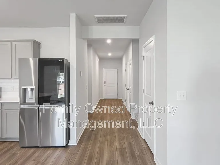 519 Donnas View Way — Photo 6