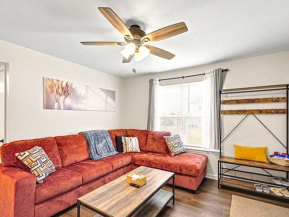 2nd image of 253 White Oak Rd APT B