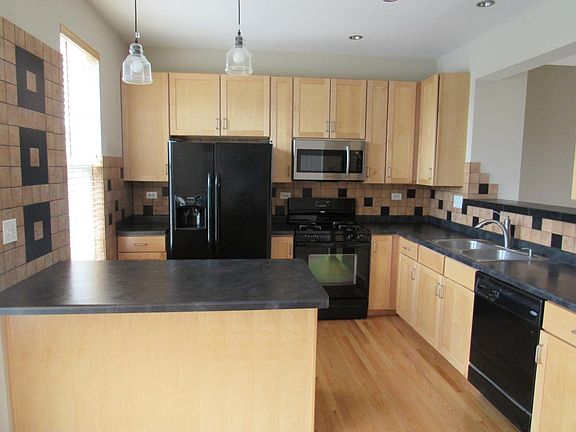 2nd image of 3395 Bradbury Cir