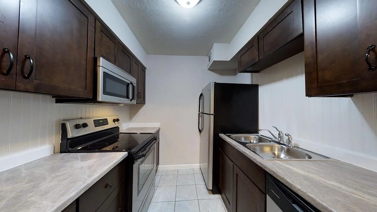 5515 Gaston — Photo 1