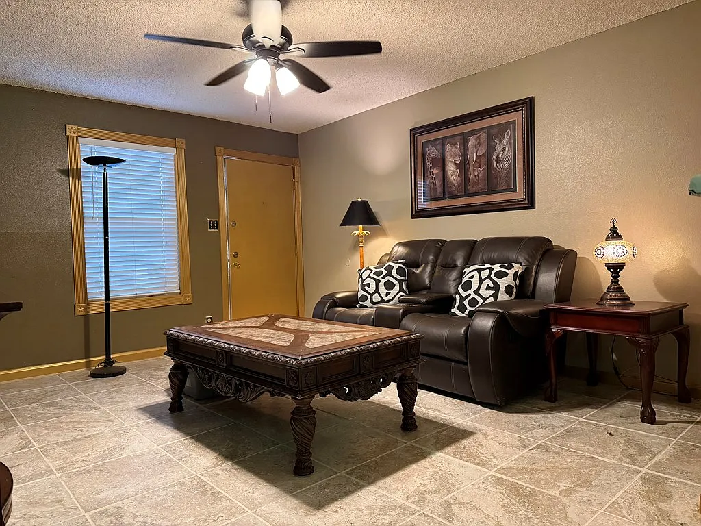 Building Photo - 6701 Eastridge Rd #1411