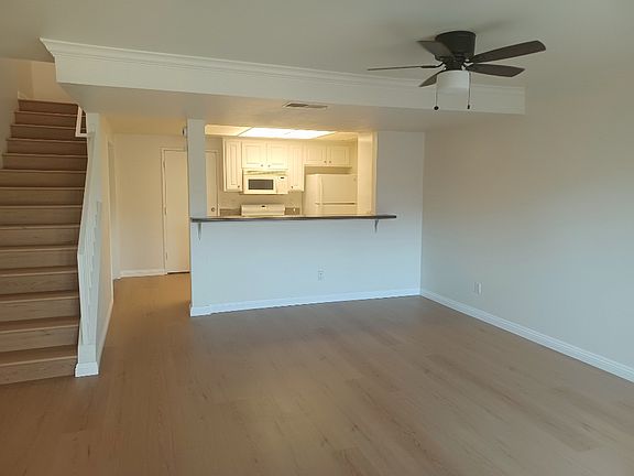 3rd image of 1460 Kendall Dr Unit 4