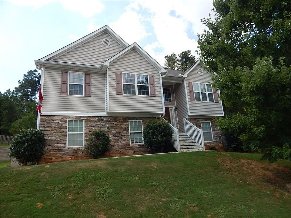 2nd image of 278 Bainbridge Cir