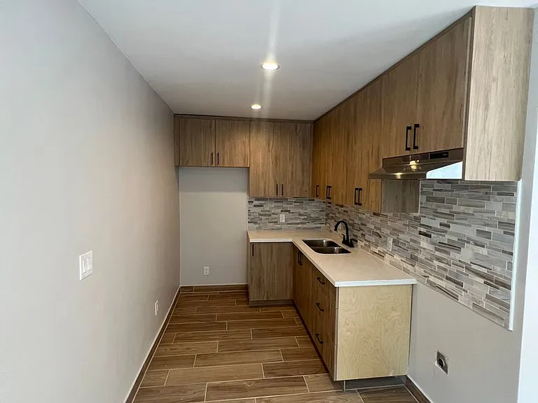 20301 Cohasset St — Photo 6