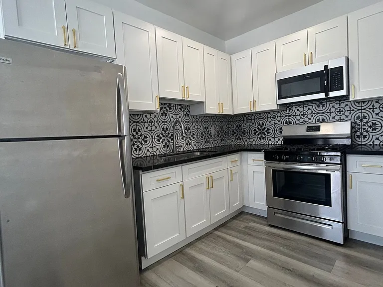 Val D' Kingsley LLC — Photo 18