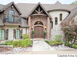 704 Lismore Ln, Springfield, IL 62704