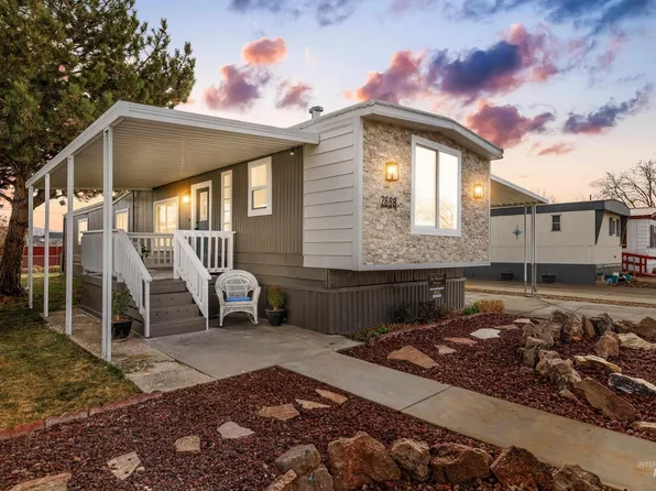 2688 N Pilgrim Ln, Boise, ID 83704