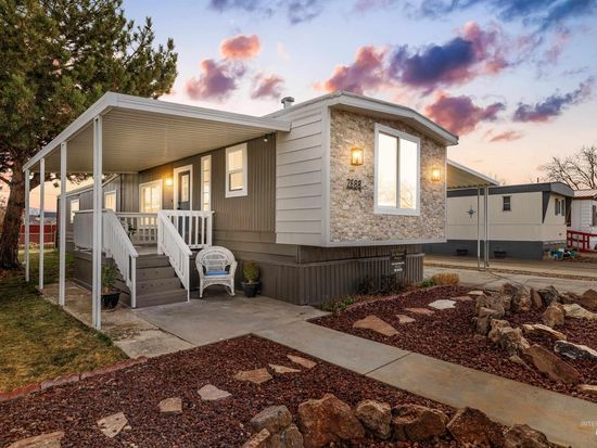 2688 N Pilgrim Ln, Boise, ID 83704