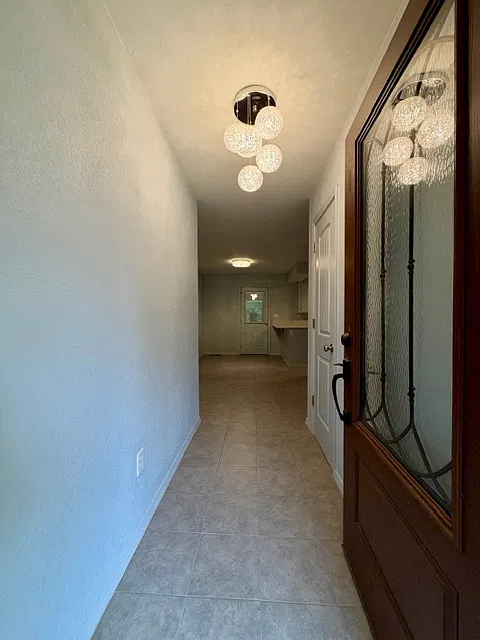 10 Magrath Ln - 1 — Photo 3
