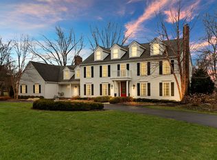 35 Beechnut Dr, South Barrington, IL 60010