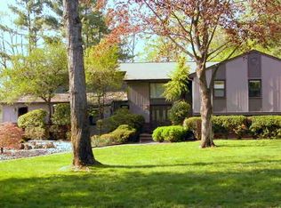 6 Westgate Rd, Livingston, NJ 07039