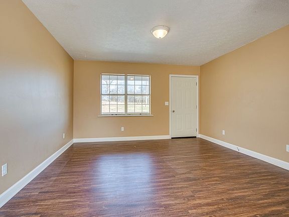5th image of 1035 Kansas Ln