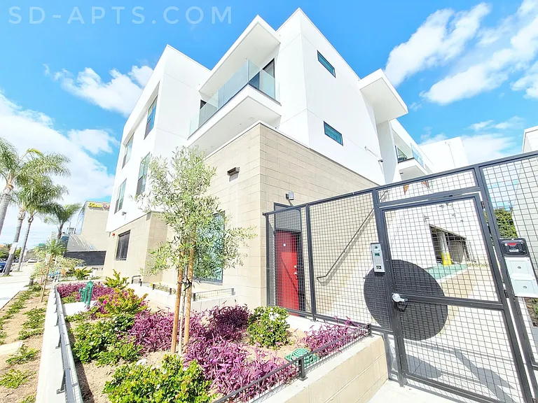 3953 1st Ave #TOPFLR1 — Photo 3