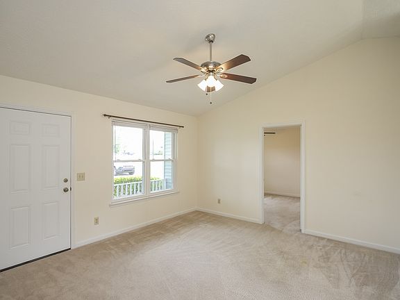 4th image of 221 Vernon Traylor Dr