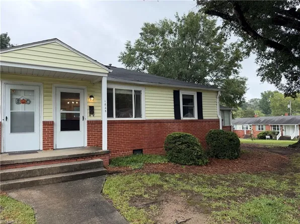 1828 Villa Dr, Greensboro, NC 27403