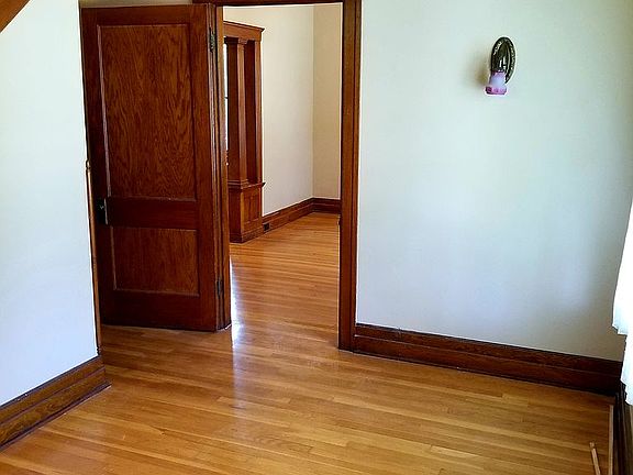 3rd image of 327 W Houstonia Ave