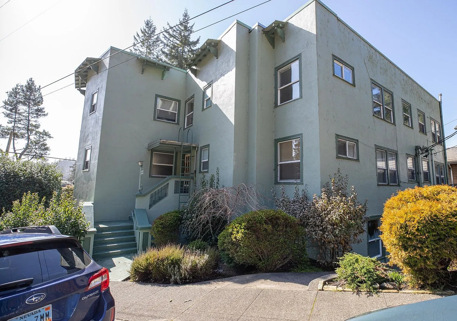 Darling Apartments Near The Heart Of Coos Bay! — Photo 1