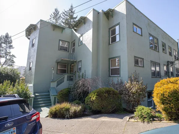 Darling Apartments Near The Heart Of Coos Bay!, 319 N 8th St #3, Coos Bay, OR 97420