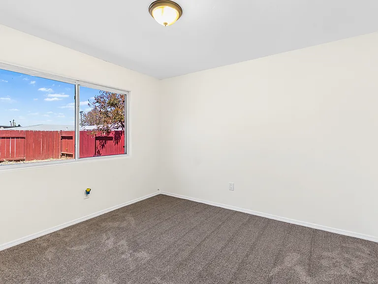 1140 Gaywood St — Photo 10