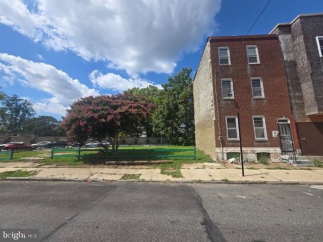 1st image of 1250 N 19th St