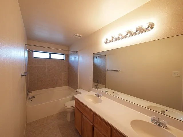 1509 Nicholas Cir — Photo 16