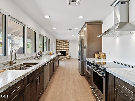 4th image of 498 S VILLA NUEVA Drive