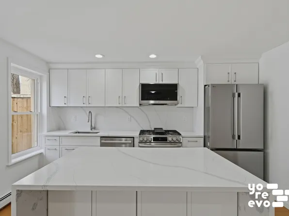 22-66 29th Street image 3 of 11