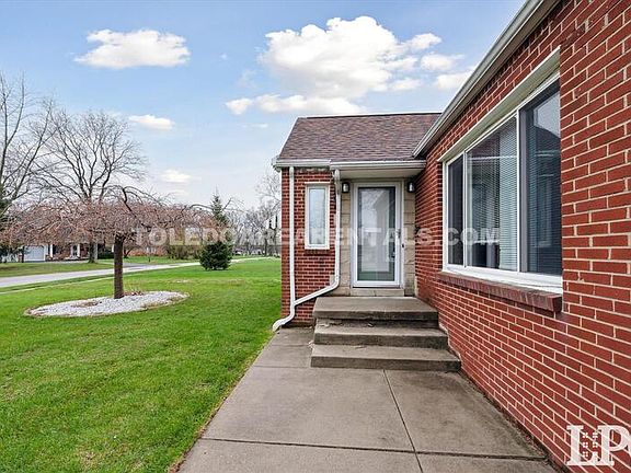 4th image of 391 Perry Dr