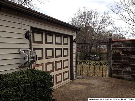 4th image of 6430 Southbridge Dr