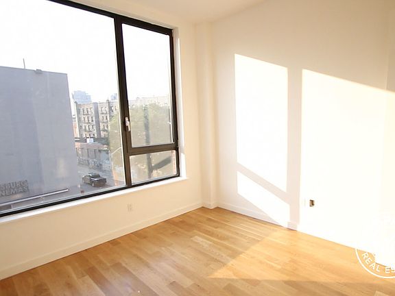 3rd image of 687 Driggs Ave APT 2L