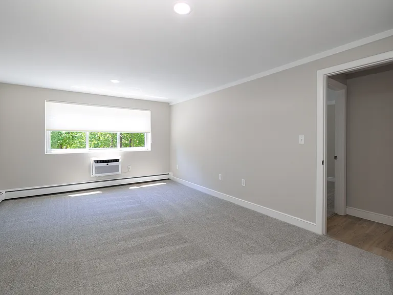7 Stonehill Dr #4 — Photo 10