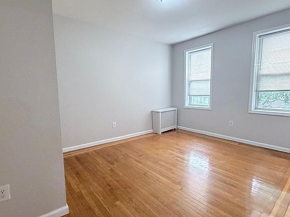 3rd image of 25 Kensington Ave #52E