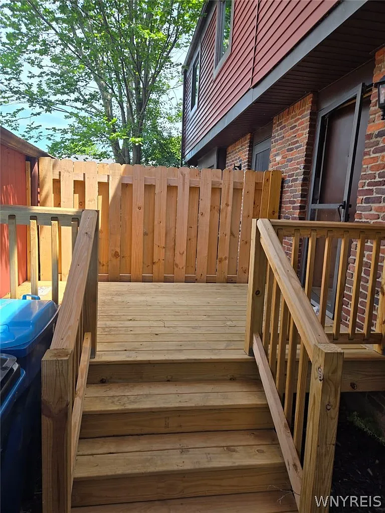 3 bed, 1.5 bath, 1260 sqft, $1,400 — Photo 3