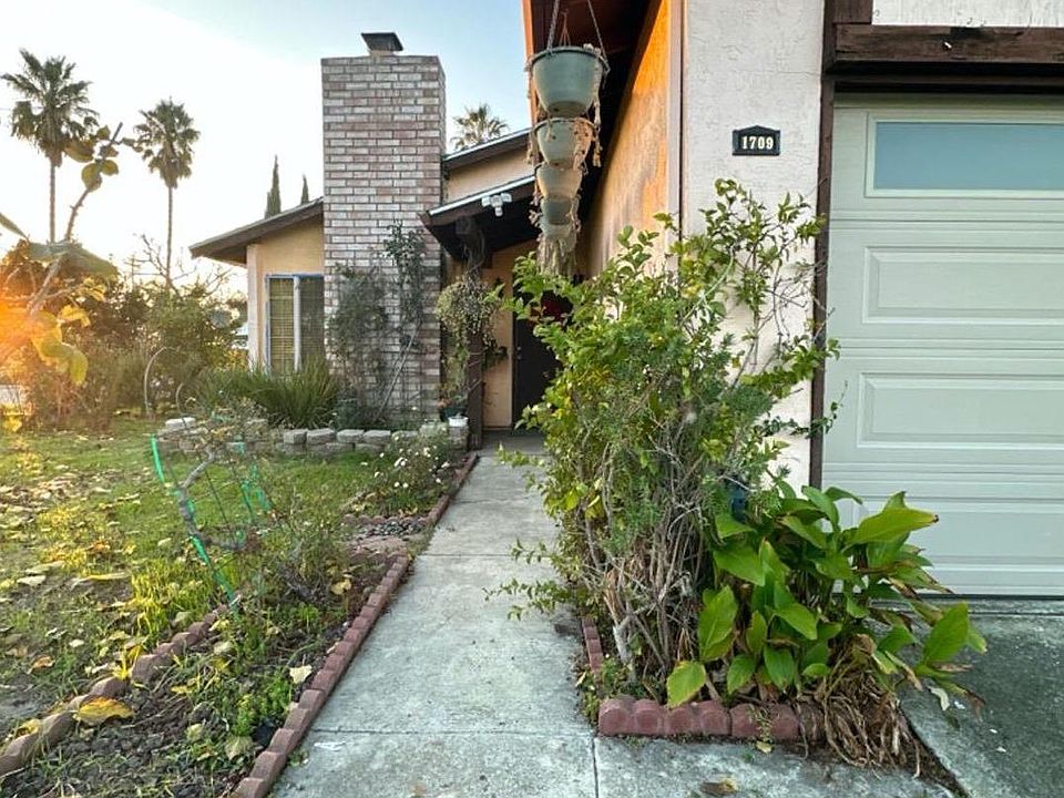 1st image of 1709 Arroyo De Oro