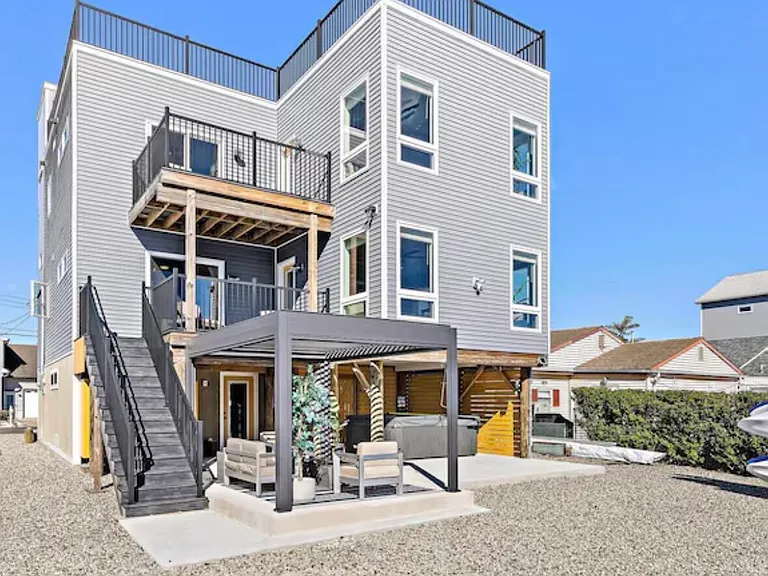 110 N Ensign Dr — Photo 32