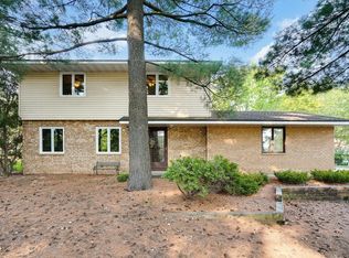 1260 Josephine Rd, Roseville, MN 55113