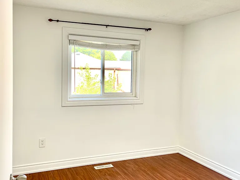 121 Radford Dr — Photo 15