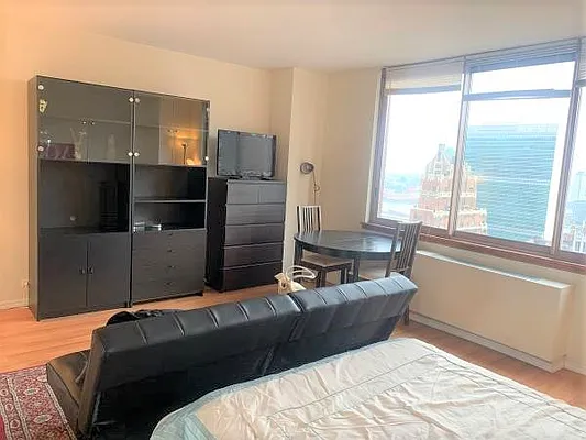 Rented by Douglas Elliman | media 20