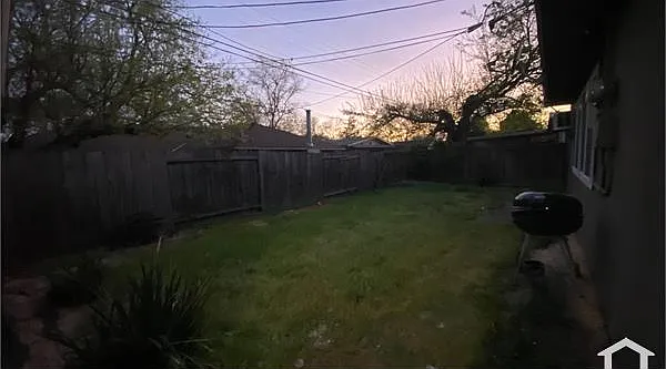 807 Oregon St — Photo 9