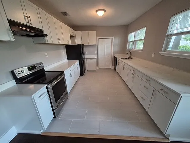 282 Bracewell St — Photo 5