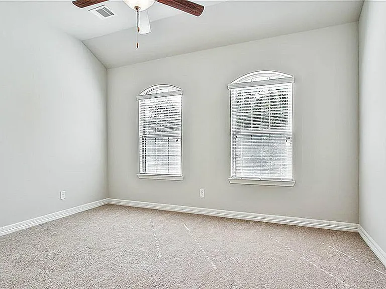 38 Woodland Hills Dr #B — Photo 7