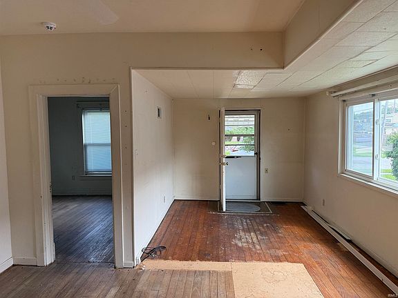 3rd image of 837 S 36th St